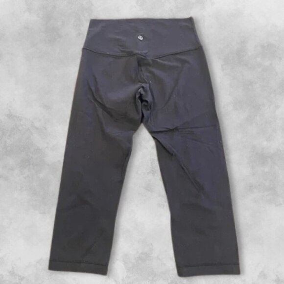 Lululemon High-Waisted Capri Leggings Stretchable Durable Black Women's Size 6 - Picture 2 of 5